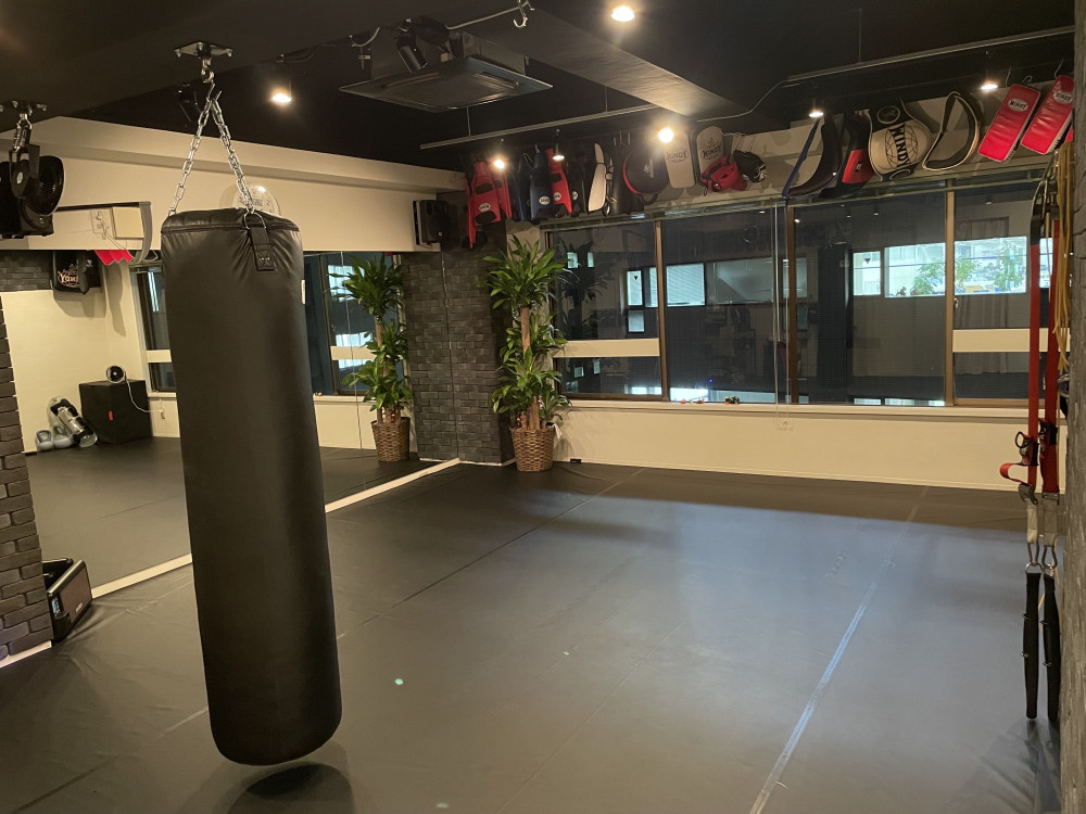 八丁堀駅徒歩3分！床マット、キックボクシングジム！！ HOURS ｜ 全国のジムやヨガスタジオ検索に特化したポータルサイト