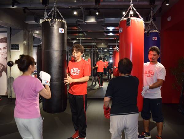 Cardio Boxing GLOVES｜キックボクシングの動きを取り入れた運動ができるジム